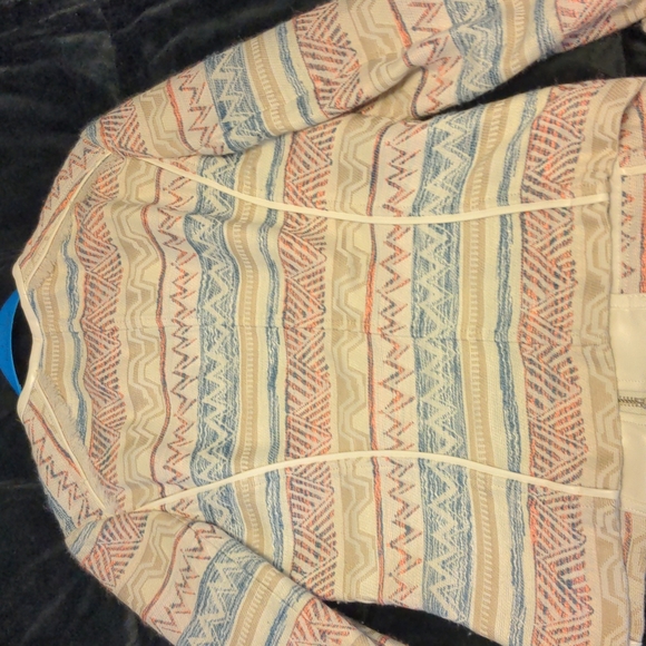 Old money textured topper - Picture 4 of 5